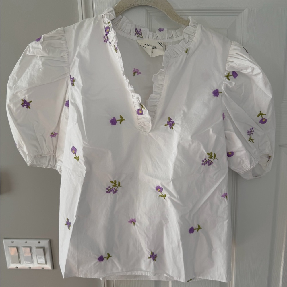 Hyacinth House Tuckernuck blouse with purple embroidered flowers size S NWT